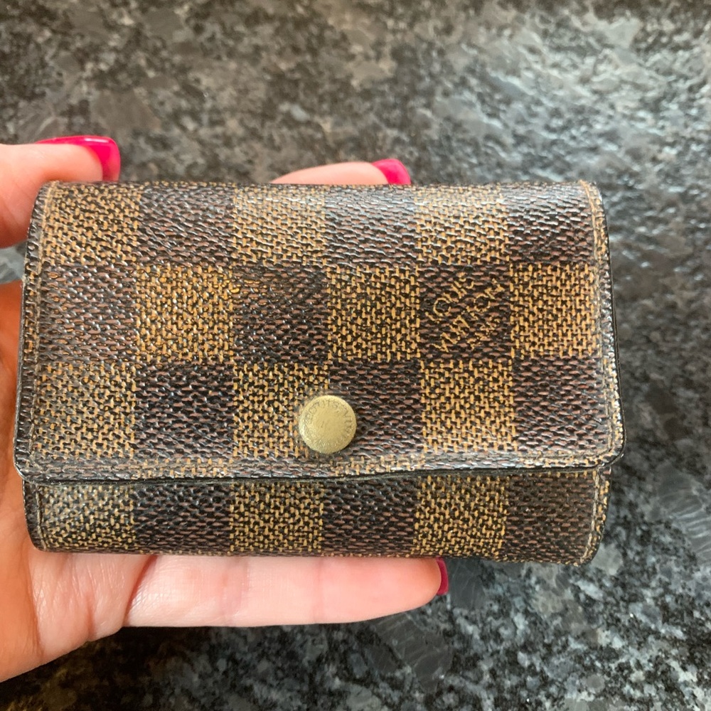 Authentic Louis Vuitton Damier Key Holder